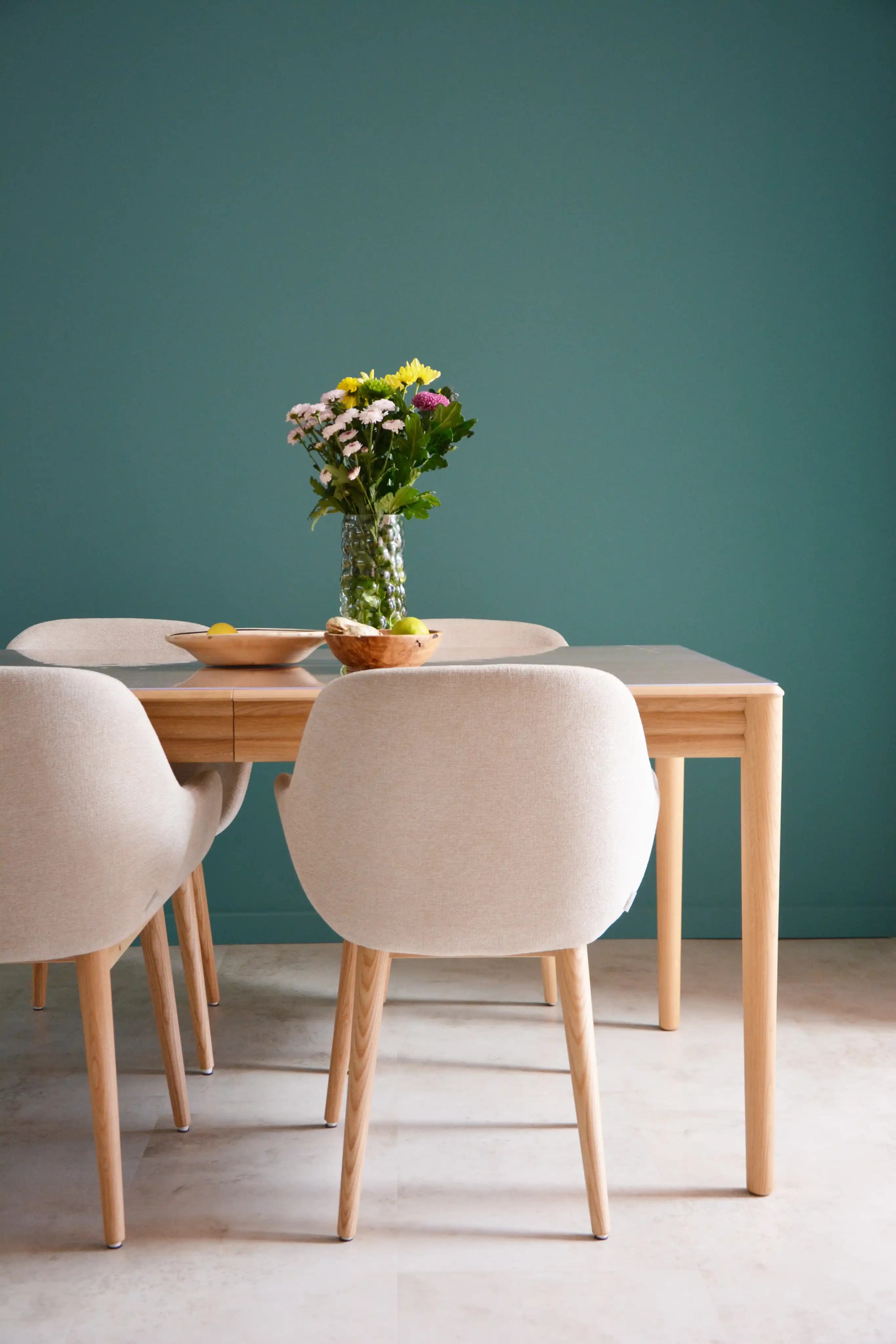 Ceramics and Piano dining table with flowers